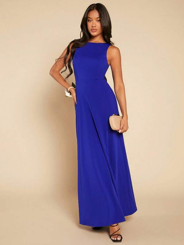 Sleek Twist-Back Fitted Dress